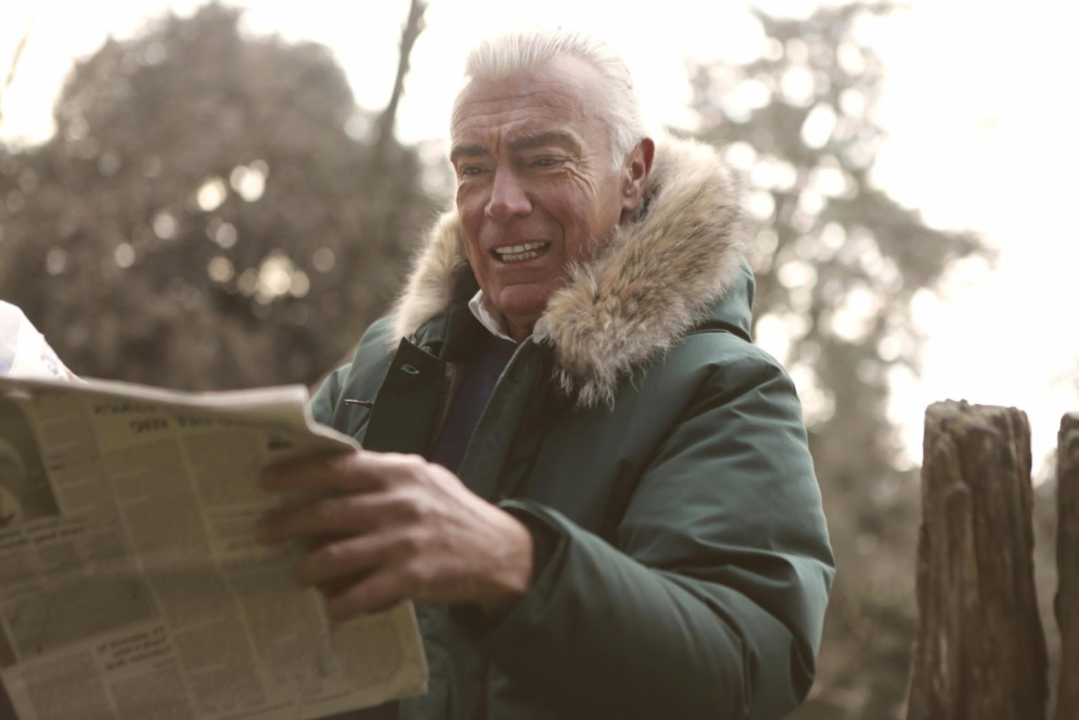 Ejercicio de movilidad con instructor Feskram en clase online